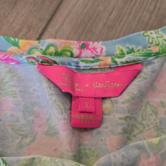DISNEY x LILLY PULITZER Top - Picture 7 of 7